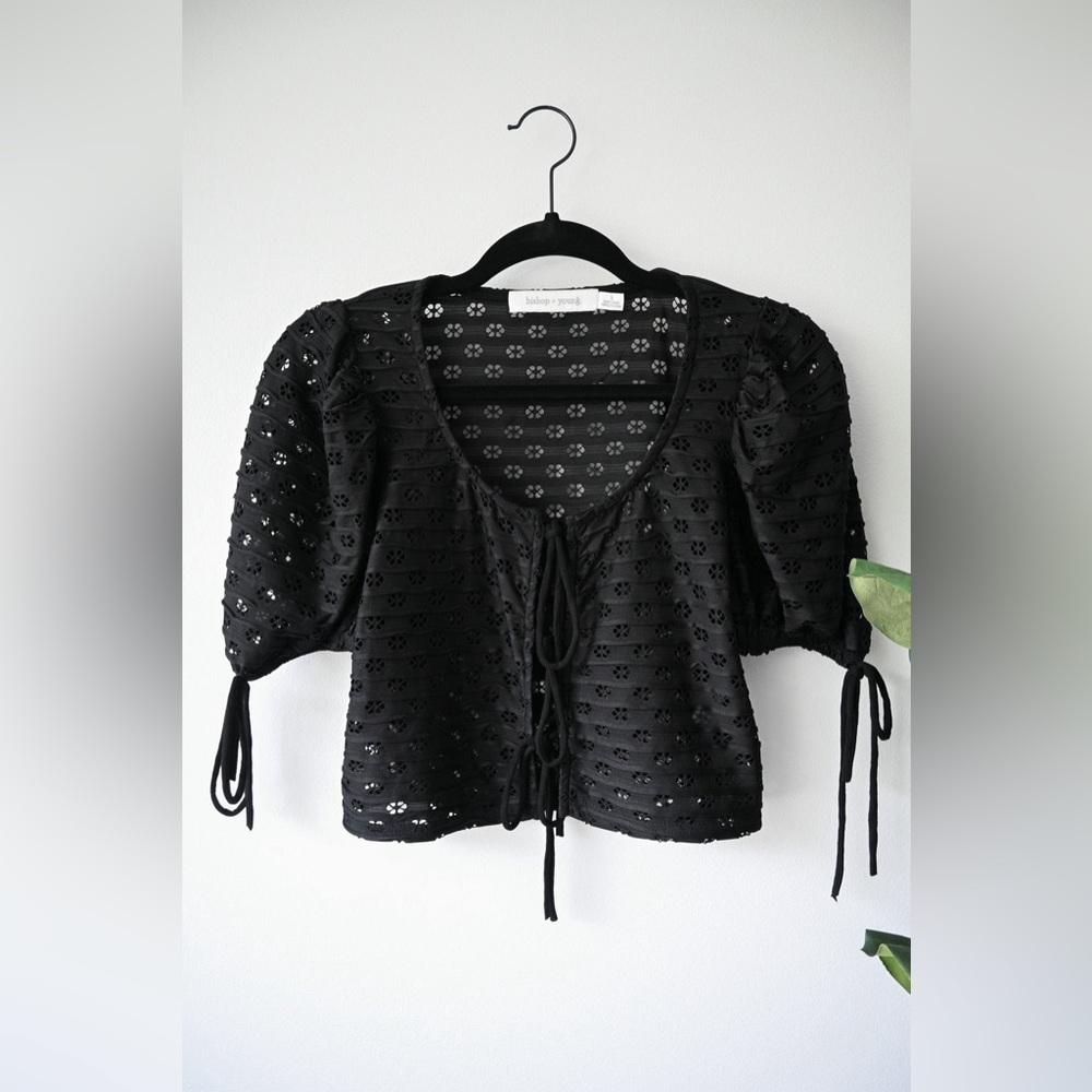 Bishop + Young Floral Cutout Short Sleeve Top NWOT